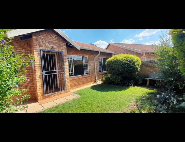 2 BEDROOM COMPLEX FOR SALE IN ELDORAIGNE